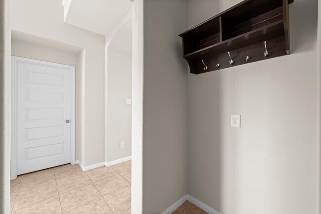 Building Photo - 18115 Fernwood Bend Dr