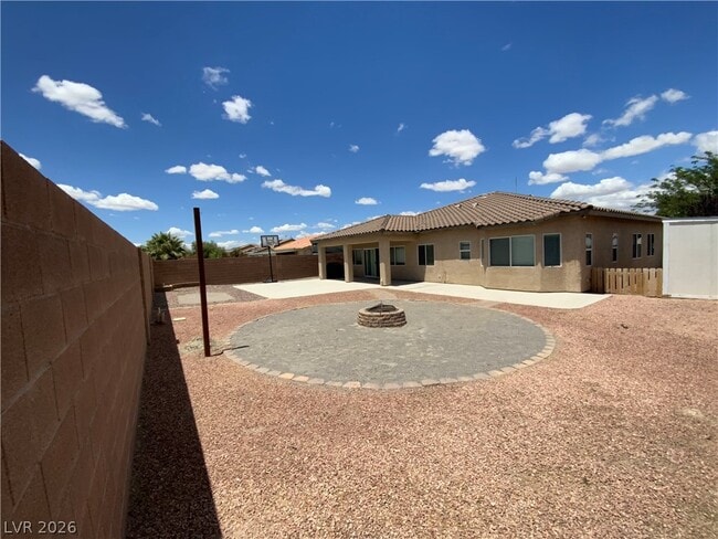 Building Photo - 5819 Badlands Ln