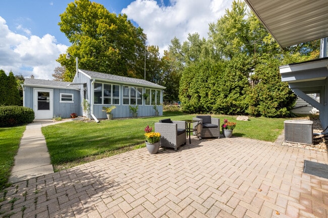 Building Photo - 4705 Highland Park Dr