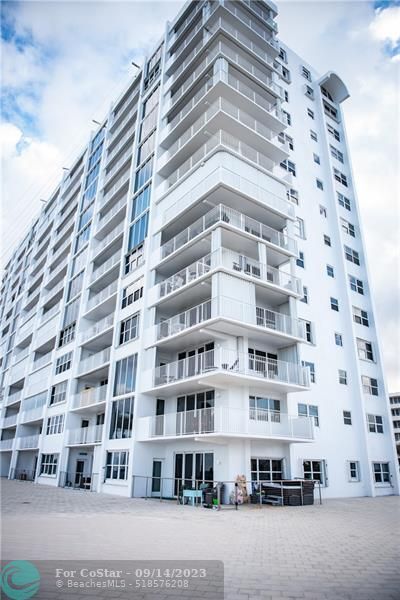 Building Photo - 3000 S Ocean Blvd