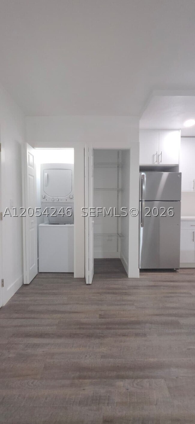 Building Photo - 7901 SW 64th St