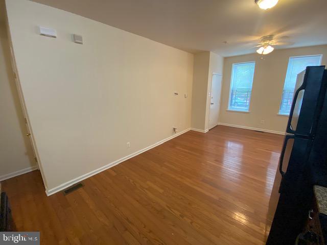 Building Photo - 2919 W Girard Ave