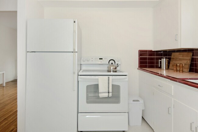 Building Photo - 1330 NE Church St