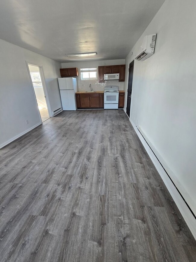 Building Photo - LIT1026-BWS/DH