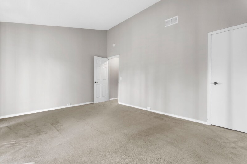 Building Photo - 1013 Fairways Dr