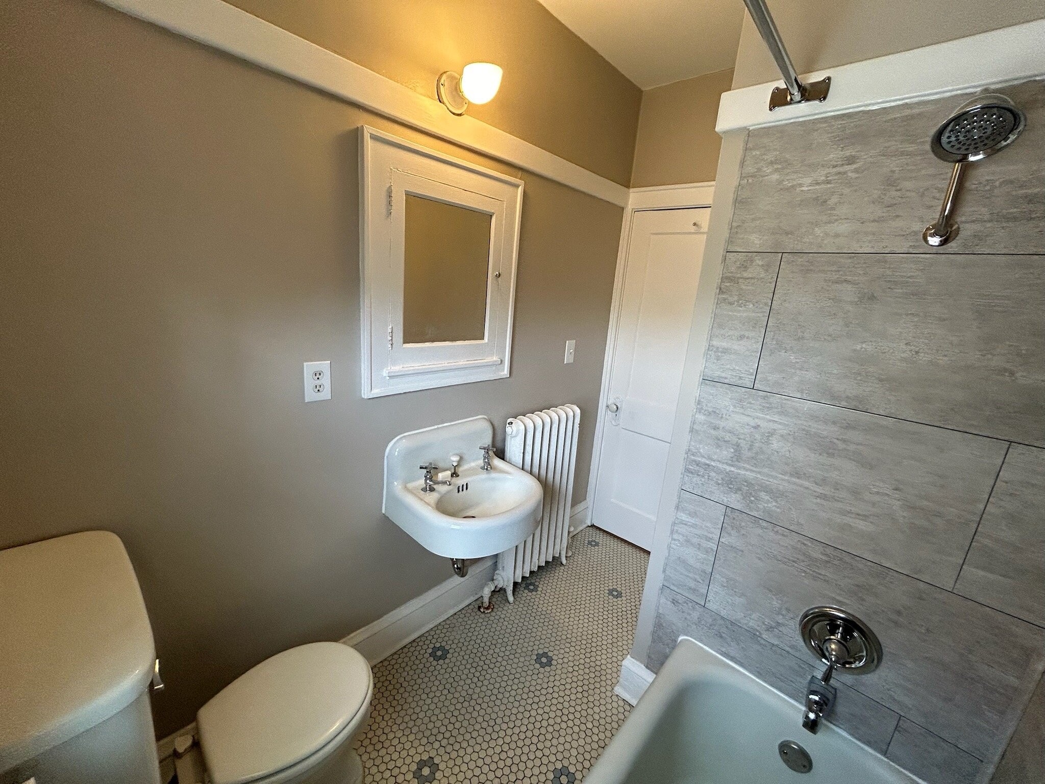 Building Photo - 1933 N Cambridge Ave