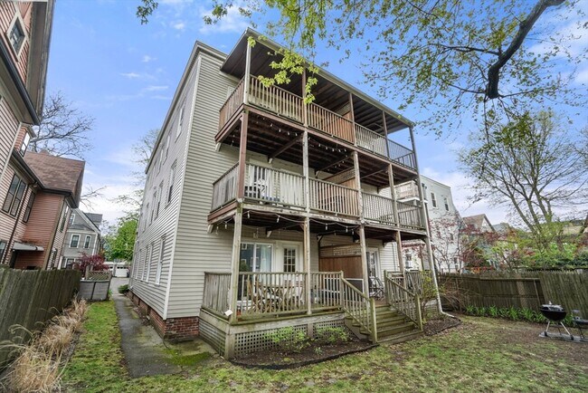 Building Photo - 31 Regent St