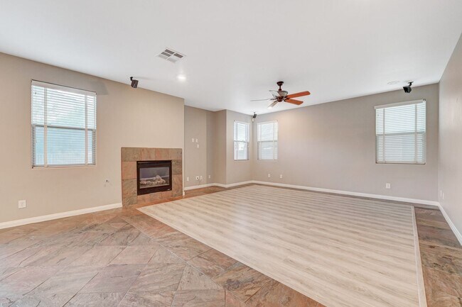 Building Photo - 1st MONTH FREE! Lone Mountain Heights Luxu...