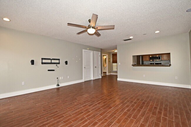 Building Photo - Colonialtown North 3BR – Prime Mills 50 Location