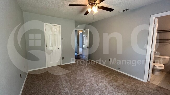 Building Photo - 4904 Brookhollow Dr
