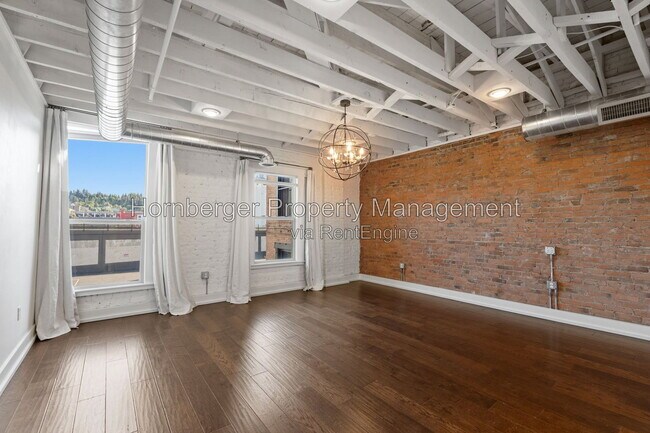 Building Photo - 401 W 1st Ave