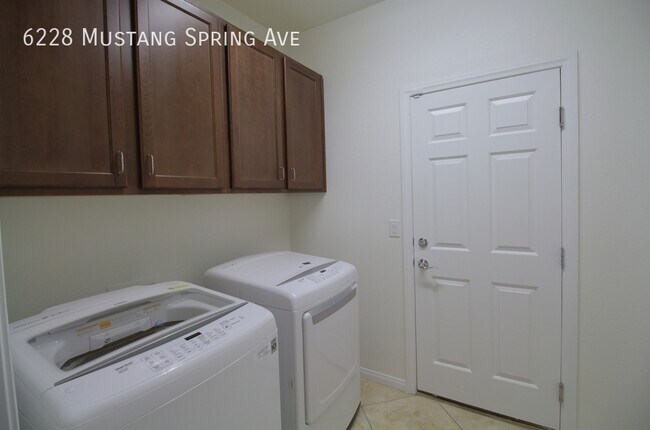 Building Photo - 6228 Mustang Spring Ave