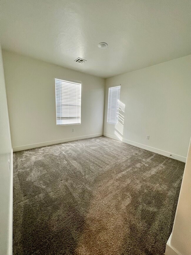 Building Photo - 3128 Halo Ln