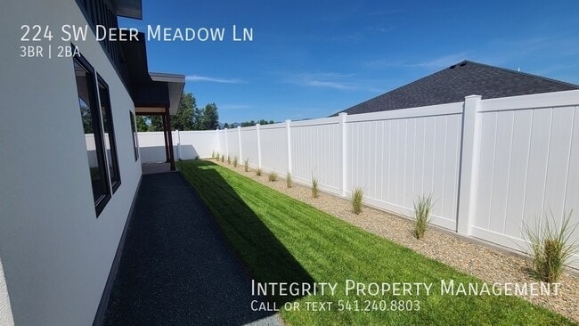 Building Photo - 224 Meadow Ln