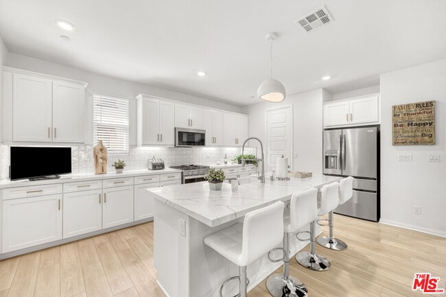 Building Photo - 768 Daniel Freeman Cir