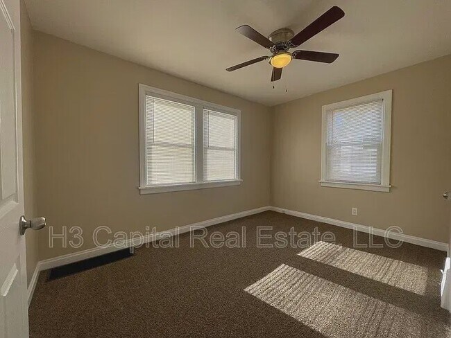 Building Photo - 711 N 28th St