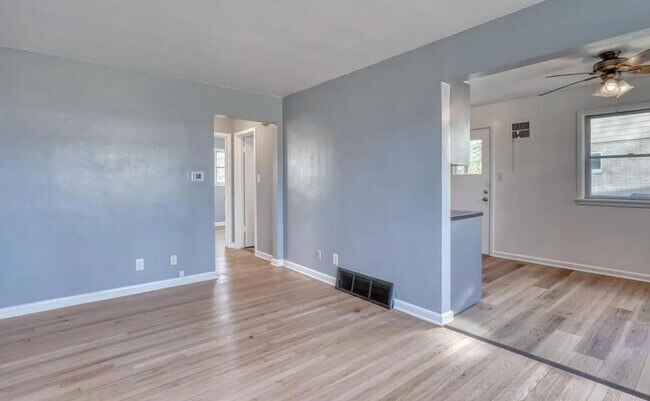 Primary Photo - 7233 W Lakefield Dr