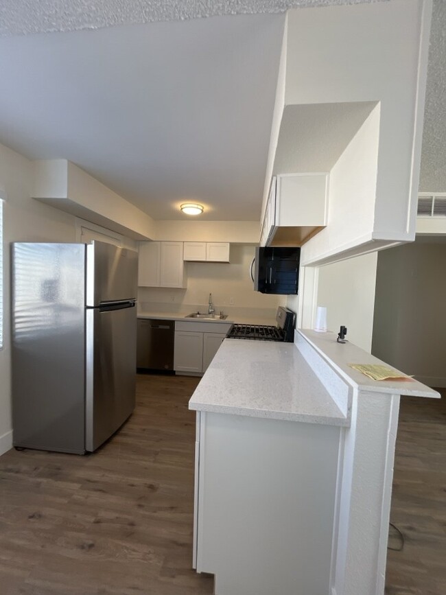 Building Photo - 1304 Rexford Pl