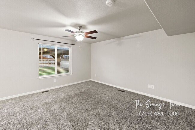 Building Photo - 10957 Matta Dr