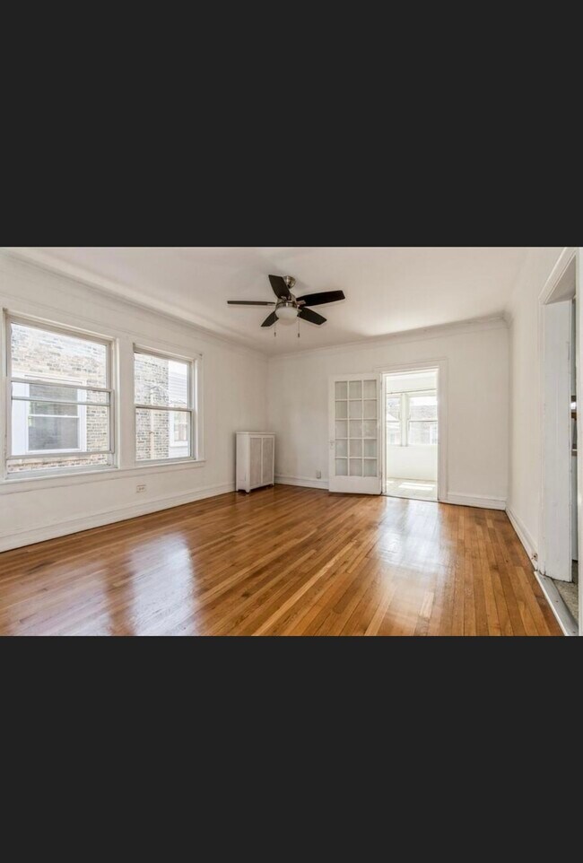 Dining room - 3007 W Sunnyside Ave