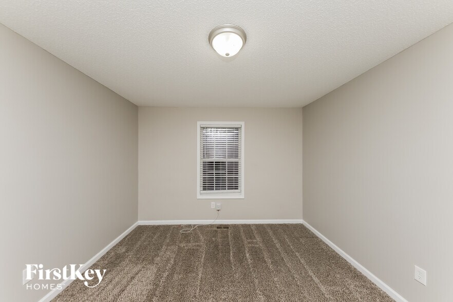 Building Photo - 37 Legend Creek Cove