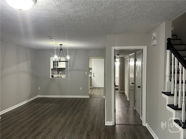Building Photo - 170 Highland Park Dr