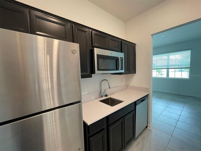 Building Photo - 835 Ofanto Wy