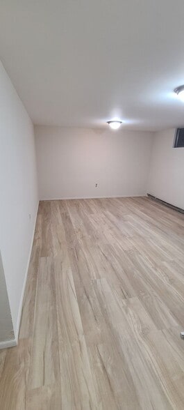 Building Photo - 355 S Newport Way