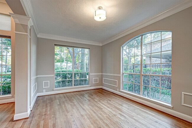 Building Photo - 24118 Bay Hill Blvd