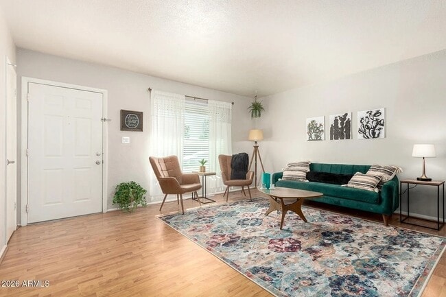 Building Photo - 1412 W 7th Pl