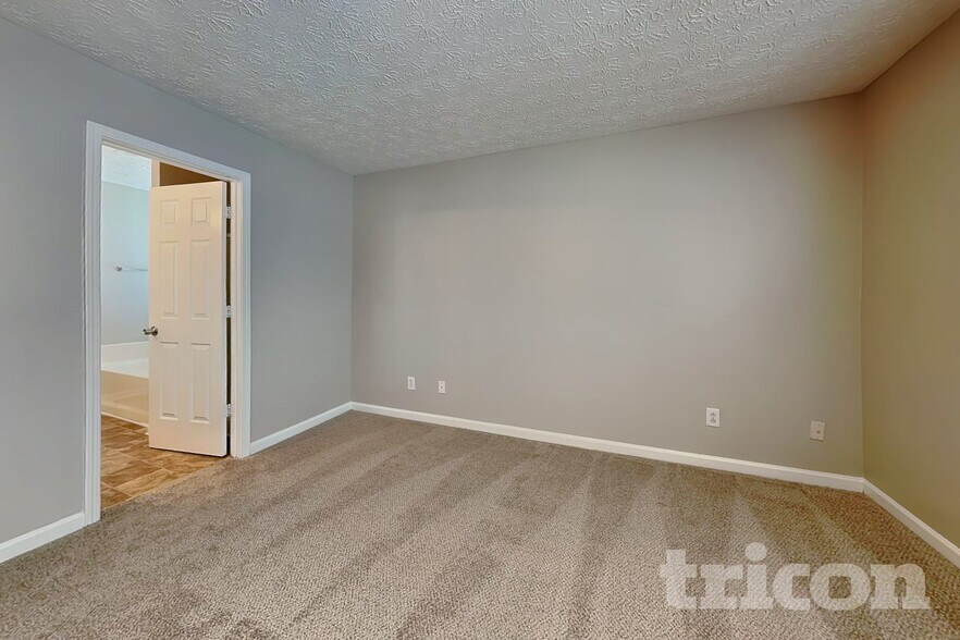 Building Photo - 4586 Darrowby Dr