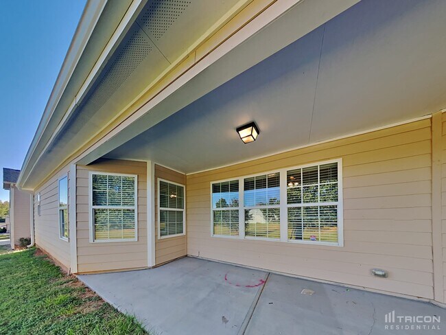 Building Photo - 365 McGiboney Ln