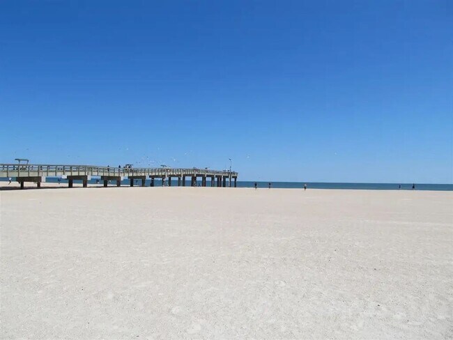 Building Photo - Exceptional Home Clean