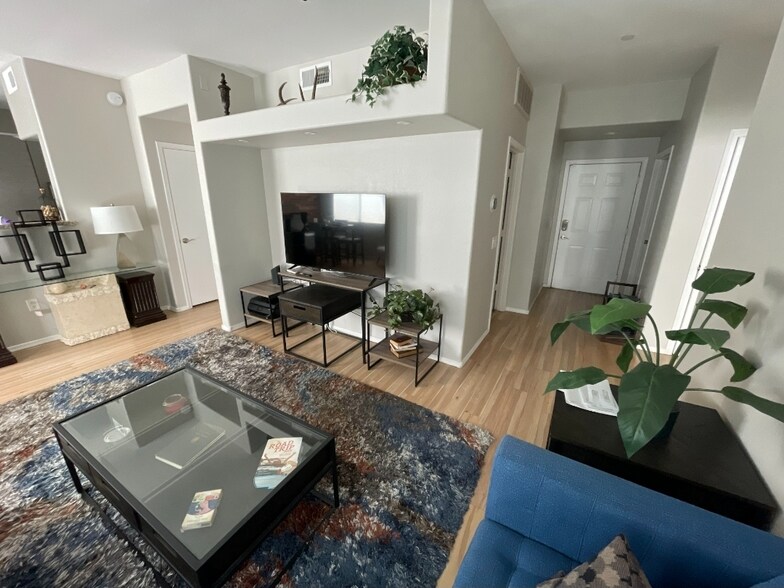 Building Photo - 3302 N 7th St