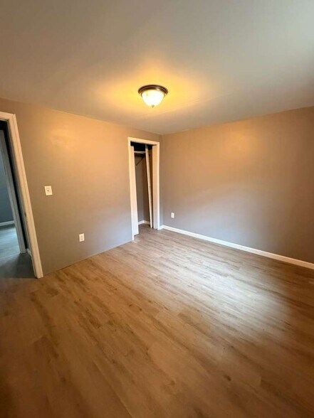 Building Photo - 722 2nd Ave