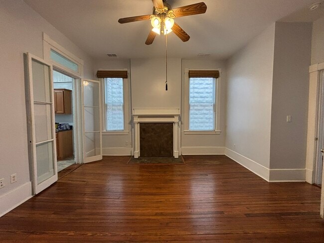 Building Photo - 1902 Barnard St