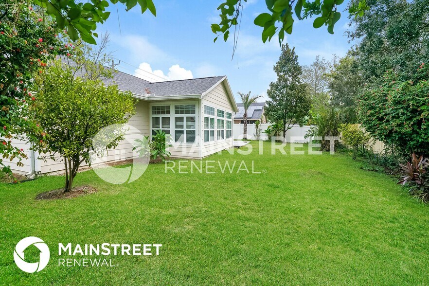 Building Photo - 402 Fleming Ave