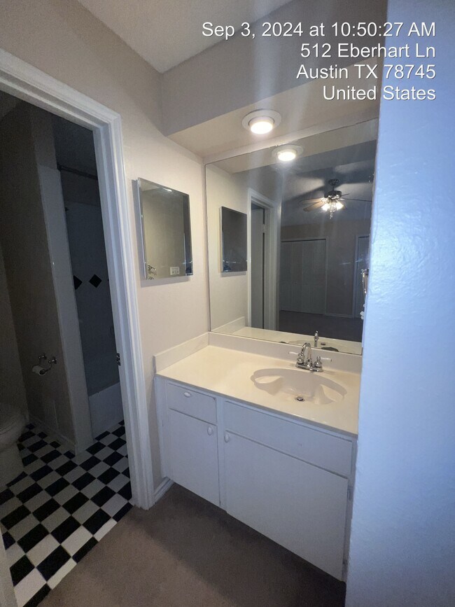 Building Photo - 512 Eberhart Ln