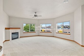 Building Photo - Chic One-Bedroom Condo in Bethany!