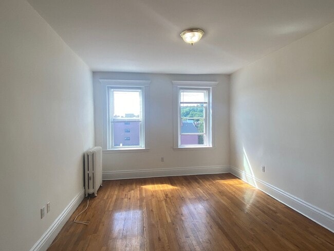 Building Photo - 1292 Commonwealth Ave
