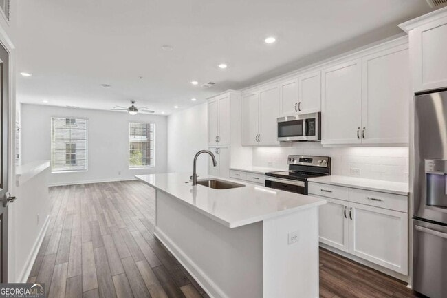 Building Photo - 432 Burton Dr