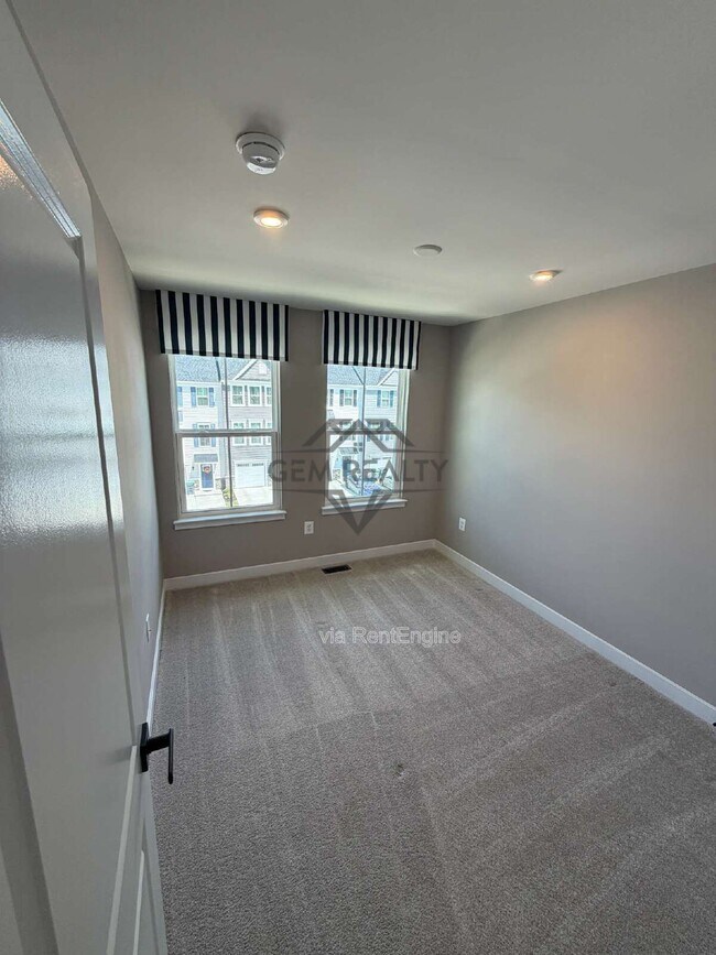 Building Photo - 8700 Stevenson Ln