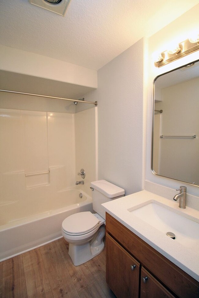 Building Photo - 683 NE 162nd Ave