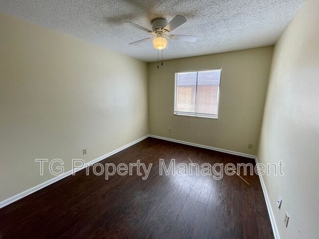 Building Photo - 109 2nd St S