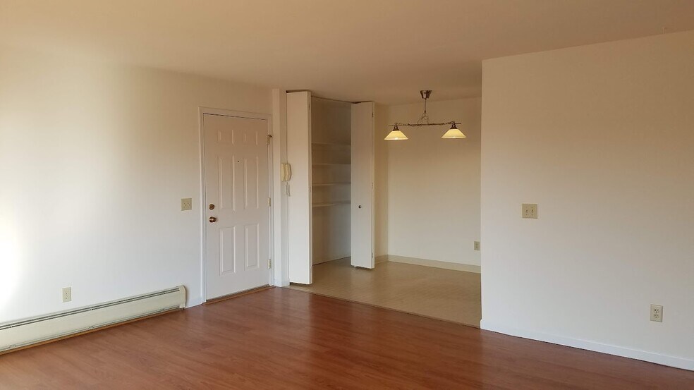 Building Photo - 5586 Guilford Rd