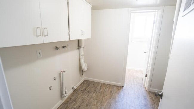 Building Photo - 5558 S Somerset Way