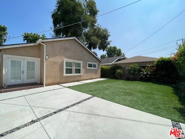 Building Photo - 13964 La Maida St