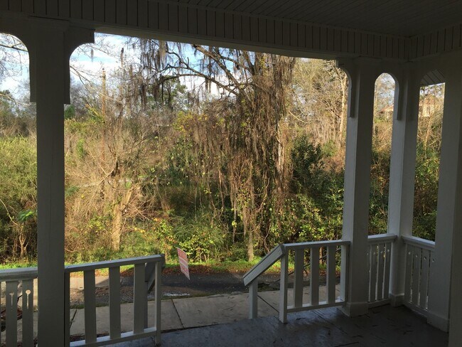 Building Photo - 27 Hemlock Dr