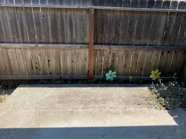 Building Photo - Great Jacksonville Location