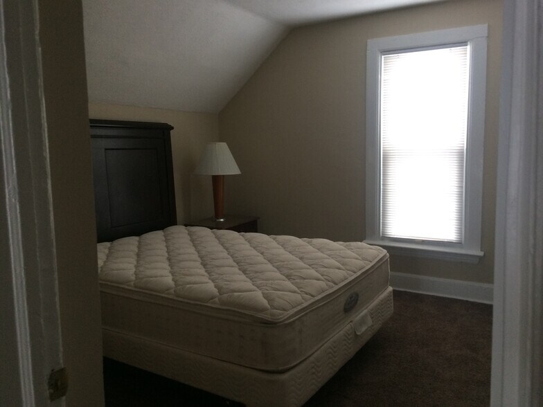 sample bedroom #2 - 1111 Sorin St
